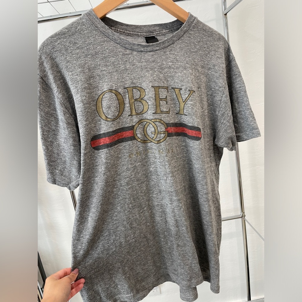 Men’s Obey shirt
